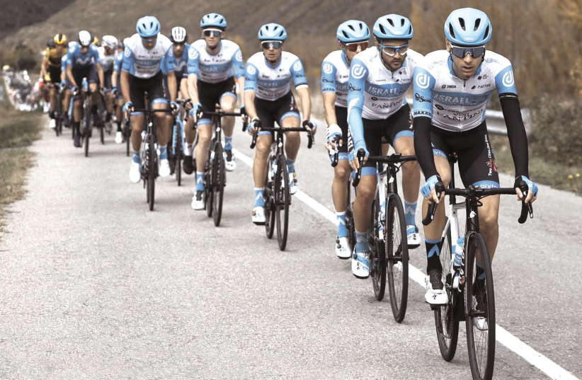 Israel Start-Up Nation riders at Vuelta a Espana (photo credit: BETTINI PHOTOS/COURTESY)