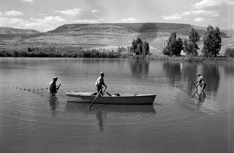 FISHING IN the Degania Bet pond in 1945.  (photo credit: KKL-JNF ARCHIVE)