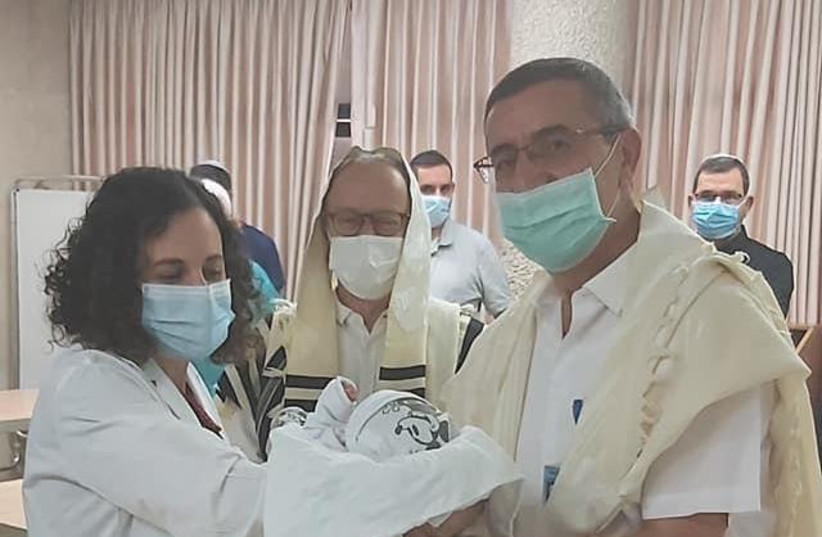 A brit is held at Hadassah-University Medical Center for a new mother who could not organize the ceremony. (photo credit: HADASSAH SPOKESPERSON)