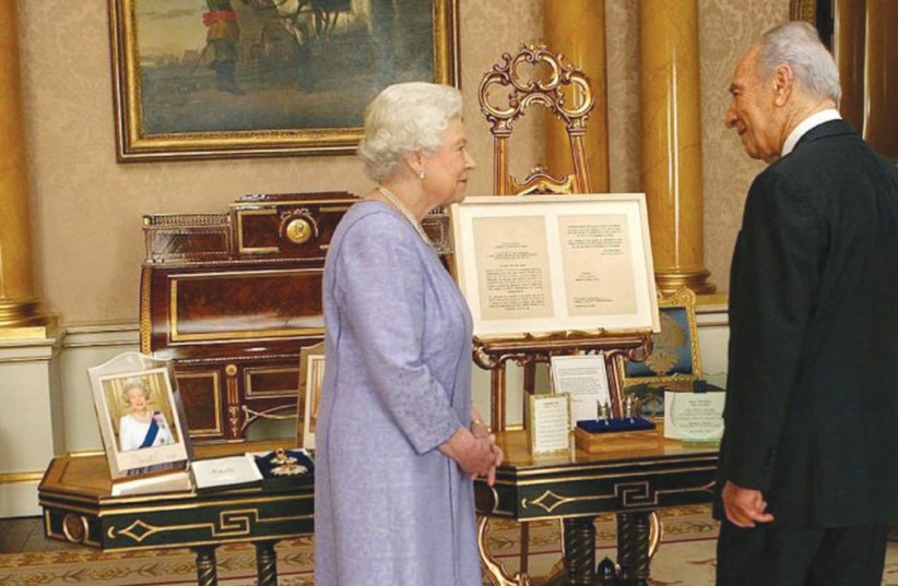 QUEEN ELIZABETH and Shimon Peres.  (photo credit: BRITISH EMBASSY IN ISRAEL)