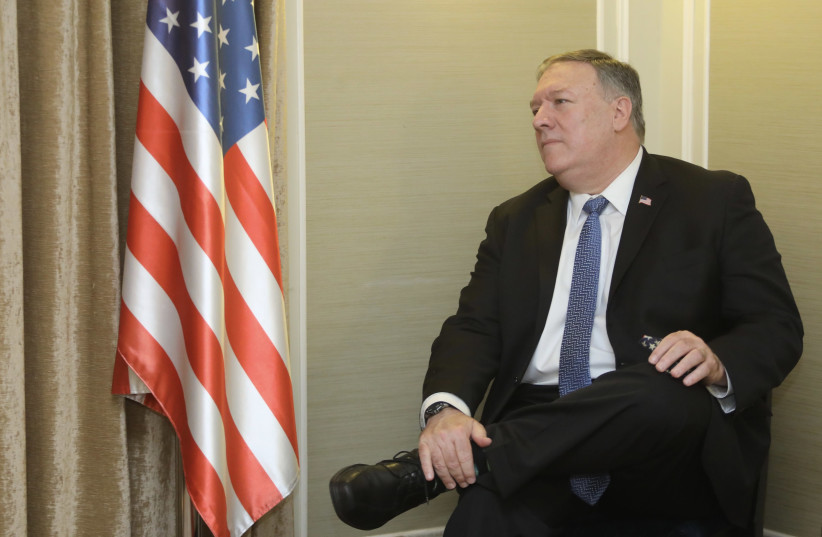 Le secrétaire d'État américain Mike Pompeo s'adresse au Jerusalem Post, 20 novembre 2020 (crédit photo: MARC ISRAEL SELLEM / THE JERUSALEM POST)