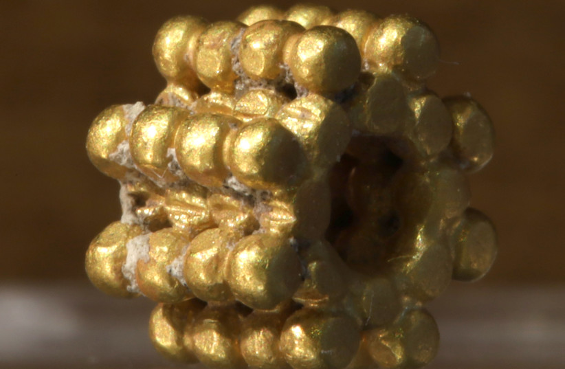 First Temple-era gold granule bead (photo credit: TEMPLE MOUNT SIFTING PROJECT)