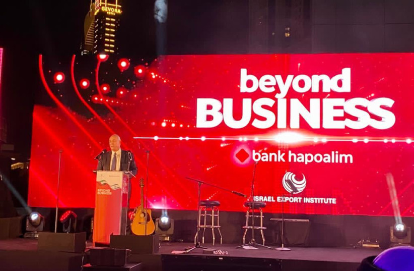 Chemi Peres speaks at a gala in the UAE organized by Bank Hapoalim and the Israel Export Institute (photo credit: PERES CENTER FOR PEACE)