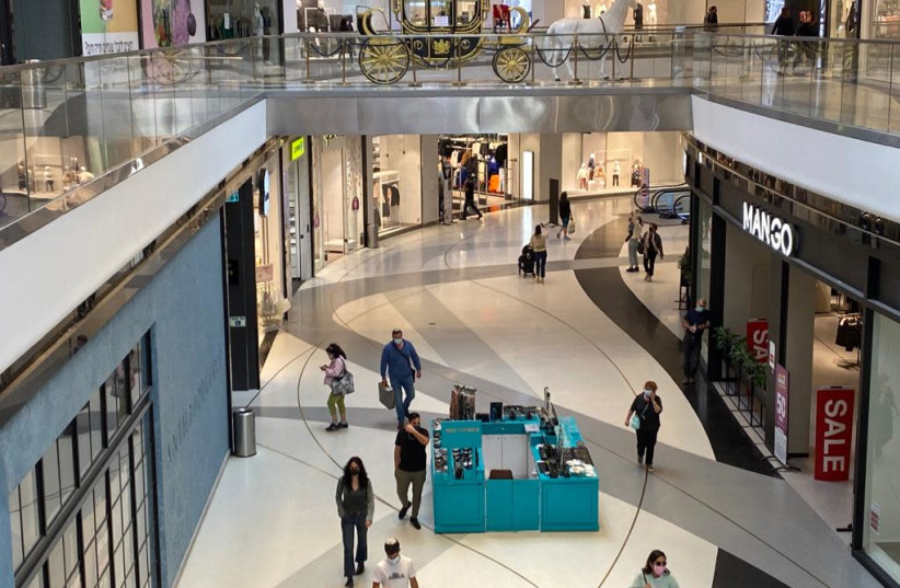Tel Aviv Fashion Mall reopening (photo credit: AVSHALOM SASSONI/MAARIV)