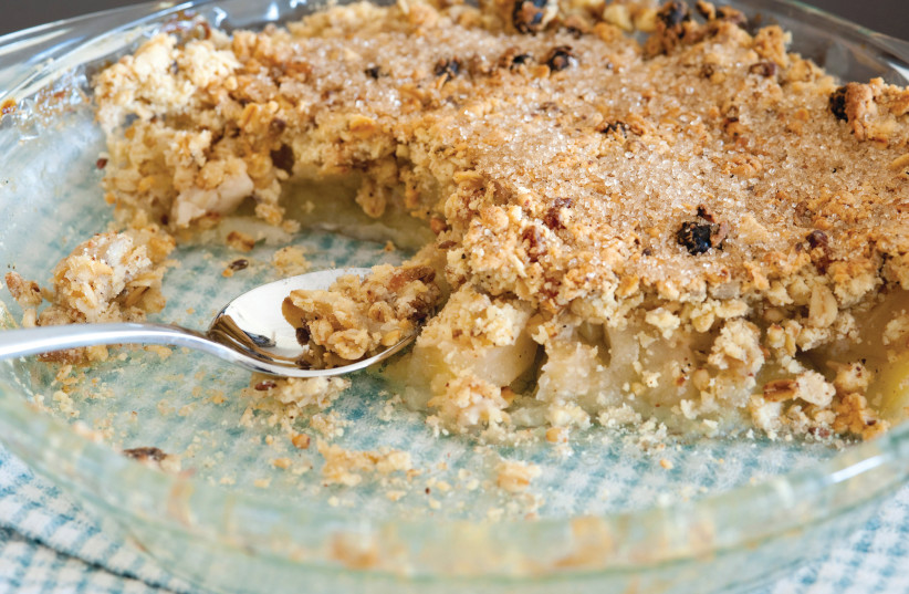 EVERYONE LOVES apple crumble. (photo credit: FREE IMAGES LIVE)