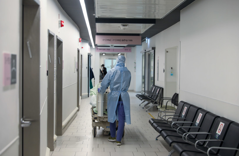 The hallways of Ashdod's Samson Assuta Hospital. (credit: MARC ISRAEL SELLEM/THE JERUSALEM POST)