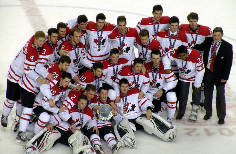 Team Canada winning the Gold Medal at the 2012  IIHF World Junior Hockey Championship (photo credit: Wikimedia Commons)