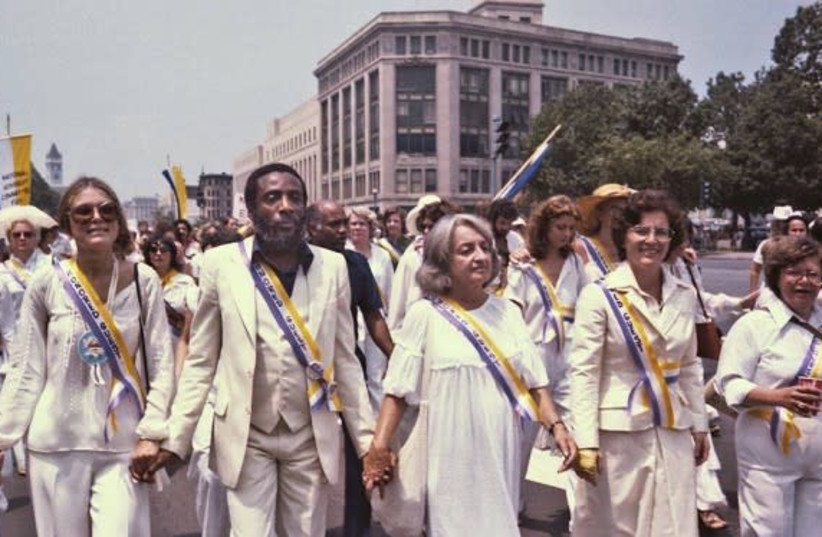 Friedan leads biggest-ever march of over 100,000 people in Washington DC in July 1978 to demand an extension to the deadline for ratification of the Equal Rights Amendment. (photo credit: FEMINIST MAJORITY FOUNDATION)