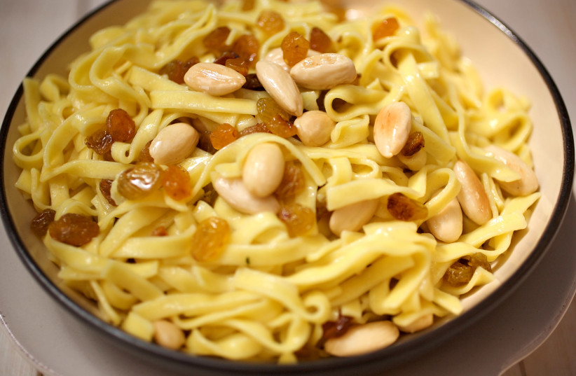 NOODLES WITH ALMONDS AND RAISINS (credit: PASCALE PEREZ-RUBIN)