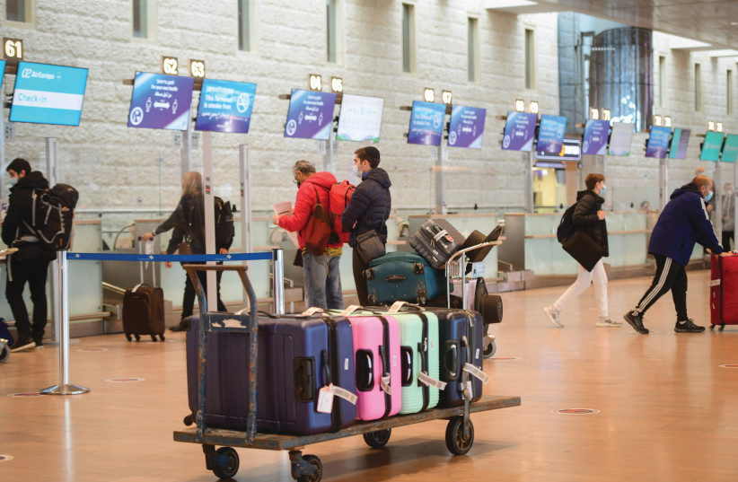 L'aéroport Ben Gourion PRESQUE vide la semaine dernière.  (Crédit photo : AVSHALOM SASSONI/FLASH90)