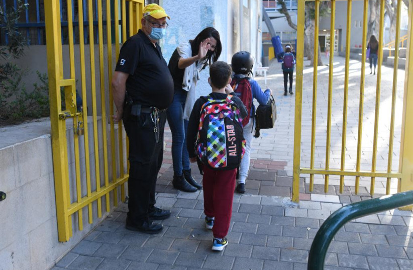 Schools reopen after third national coronavirus lockdown, Feb. 11, 2020 (photo credit: AVSHALOM SASSONI/ MAARIV)