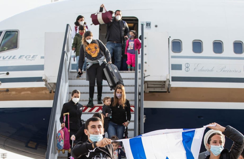 A group of 137 immigrants from Brazil and Argentina landed in Israel (credit: IFCJ)