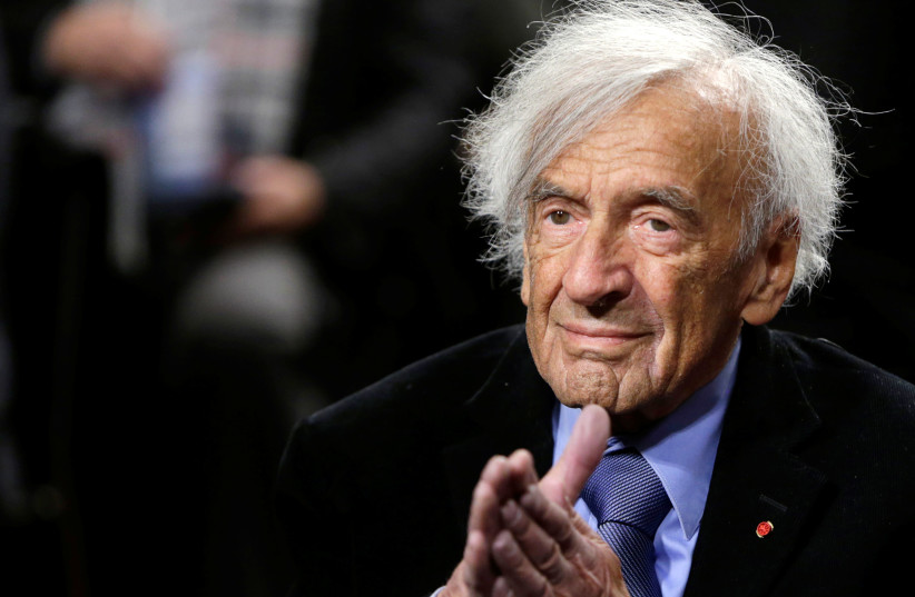 Nobel Peace Prize Laureate Elie Wiesel participates in a roundtable discussion on Capitol Hill in 2015 (credit: GARY CAMERON/REUTERS)