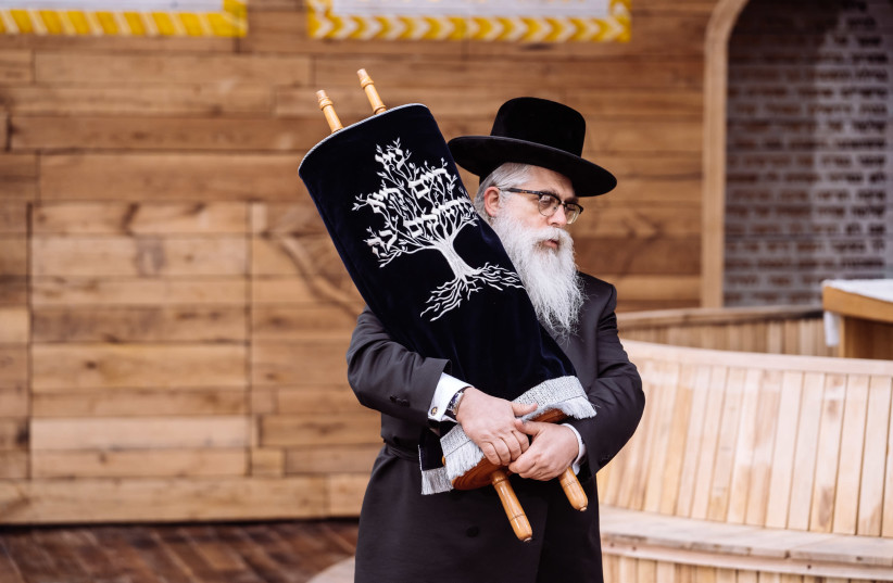 Zelensky to rabbi: Russia has more soldiers, but Ukrainians dedicated - Vimarsana News