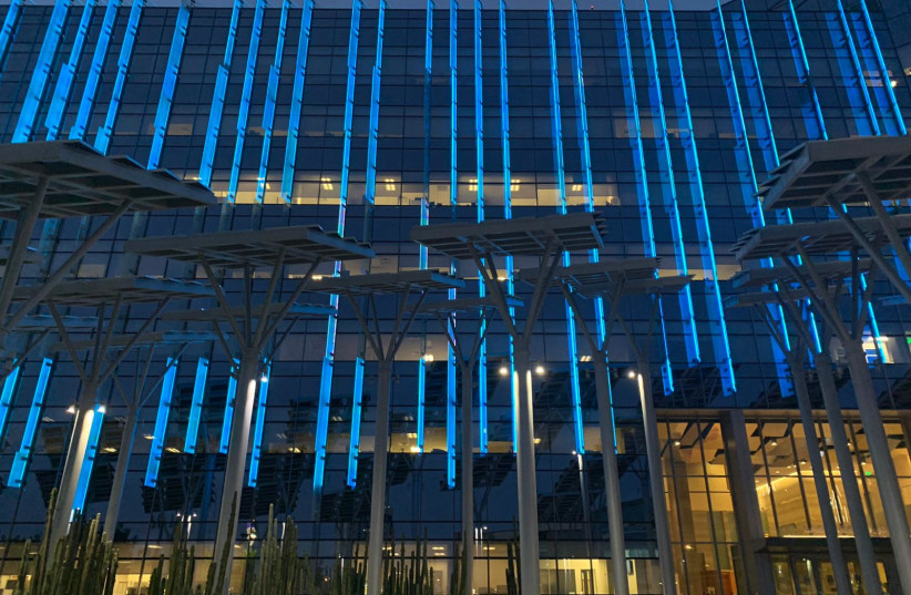 Las Vegas City Hall lights up in blue for Israel's 73rd Indpendence Day, April 15, 2021.  (credit: FOREIGN MINISTRY)