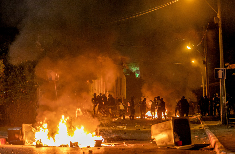 Violent riots broke out in Ramla last night amid the ongoing violence between Palestinians and Israelis in east Jerusalem. (credit: YOSSI ALONI/FLASH90)