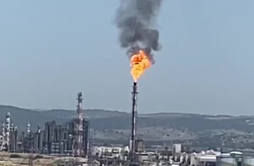 Malfunction at oil refinery in Haifa, May 26, 2021 (photo credit: ENVIRONMENTAL PROTECTION UNION IN HAIFA)