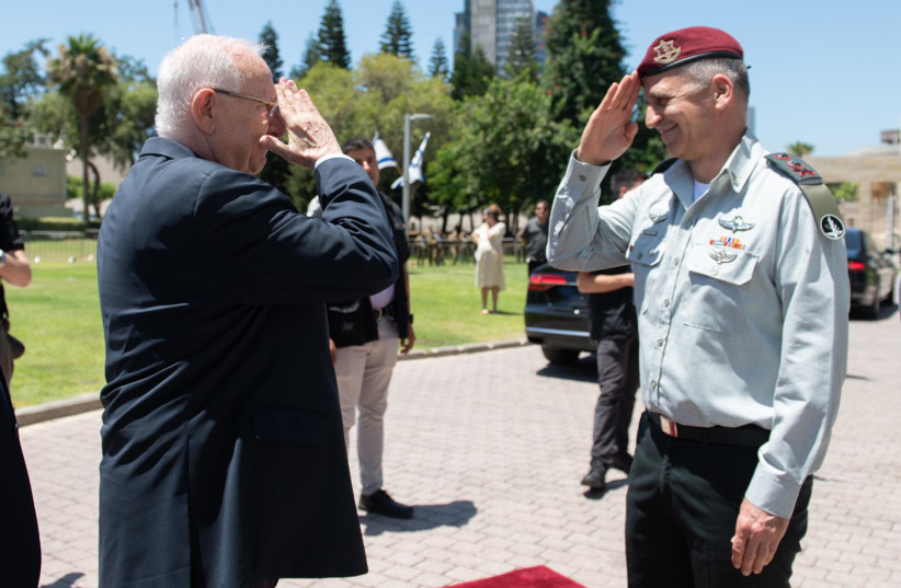 President Reuven Rivlin says farewell to IDF Chief of Staff Lt.-Gen. Aviv Kohavi, July 6, 2021. (credit: IDF SPOKESPERSON'S UNIT)