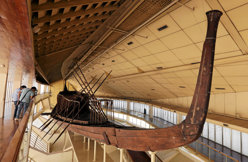  King Khufu's solar boat is displayed at a museum on the northern side of Khufu's Great Pyramid (photographer: REUTERS/MOHAMED ABD EL GHANY)