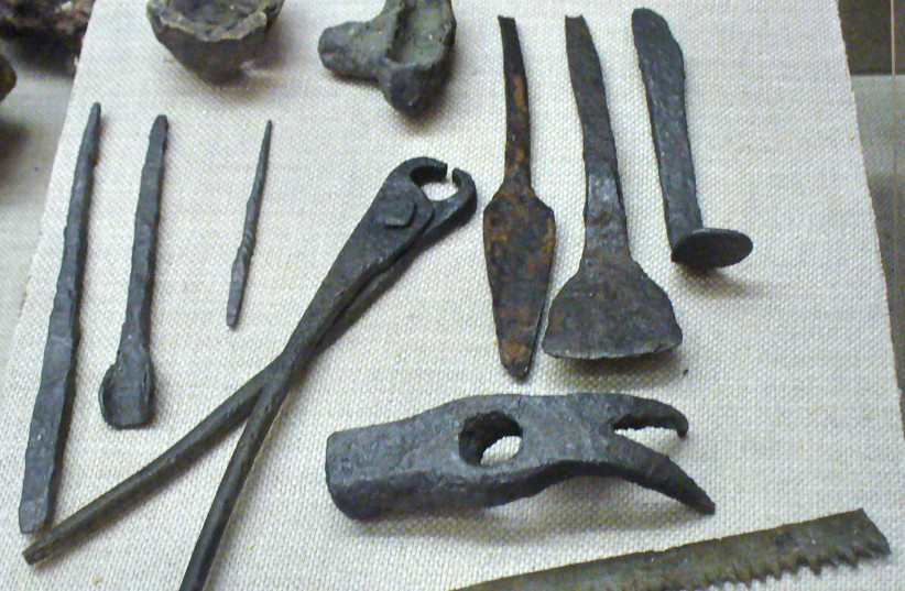         Old Russian tools for processing metal, wood, bone.  IX-XIII eeue.  (Credit: Wikimedia Commons)