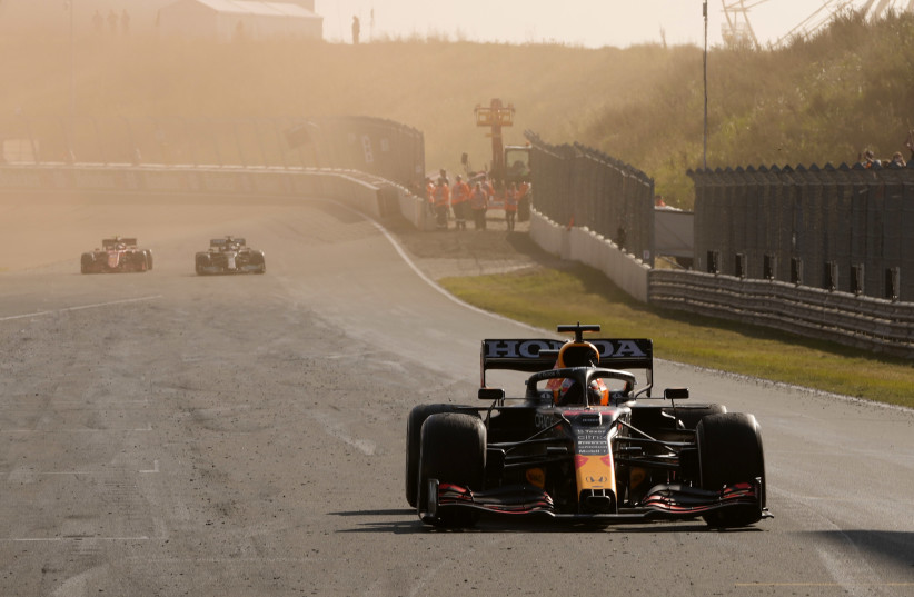Formula One F1 - Dutch Grand Prix - Circuit Zandvoort, Zandvoort, Netherlands - September 5, 2021 Red Bull's Max Verstappen in action during the race. (credit: POOL VIA REUTERS/FRANCISCO SECO)