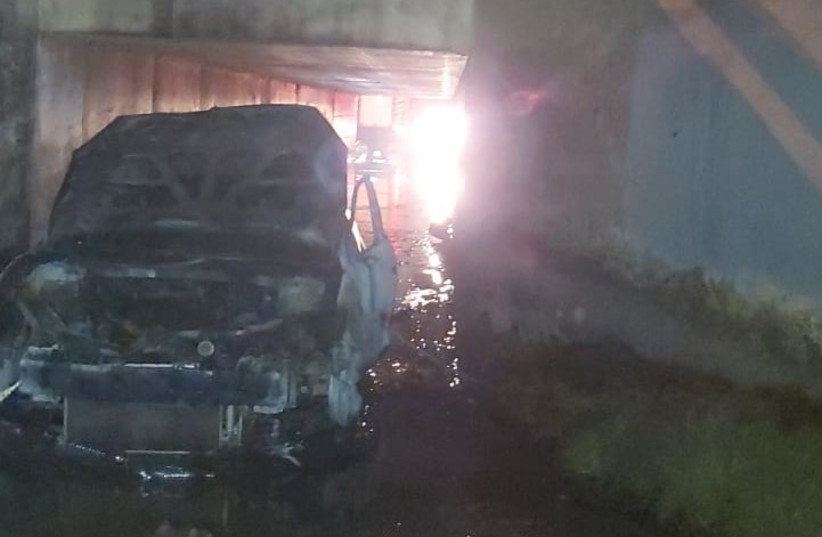   A VEHICLE was found burning in Haifa after a man was shot to death in his car. (photo credit: FIRE AND RESCUE SERVICES HOF DIVISION SPOKESPERSON)