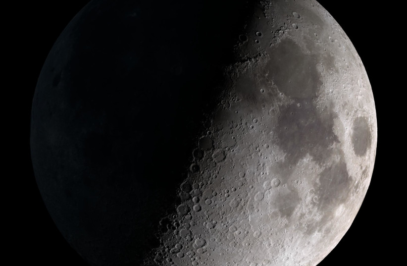  The Moon. (credit: Wikimedia Commons)