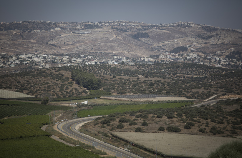  Kawasan South Mount Hebron, terlihat dari perbukitan tempat kota Karmei Katif akan dibangun.  (kredit: HADAS PARUSH/FLASH90)