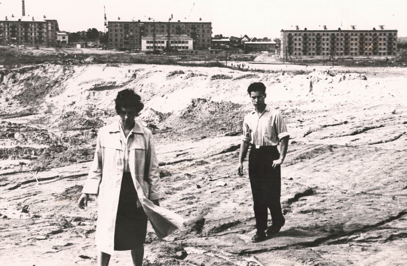 Babi Yar3. Collection Emmanuel (Amik) Diamant, CAHJP à la Bibliothèque nationale d'Israël. Photo- Joseph Schneider.jpg (crédit photo : avec l'aimable autorisation de la Bibliothèque nationale d'Israël, Jérusalem)