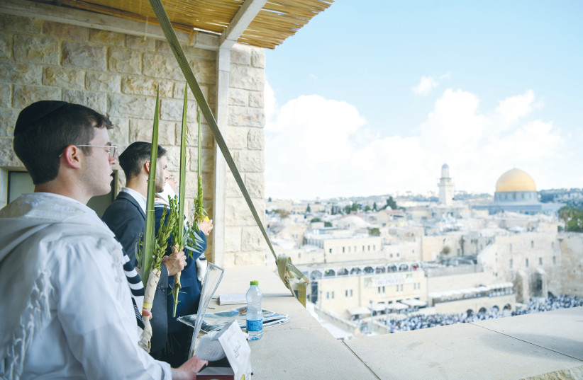  TAKING PART in the priestly blessing, September 23  (photo credit: ARIE LEIB ABRAMS/FLASH 90)