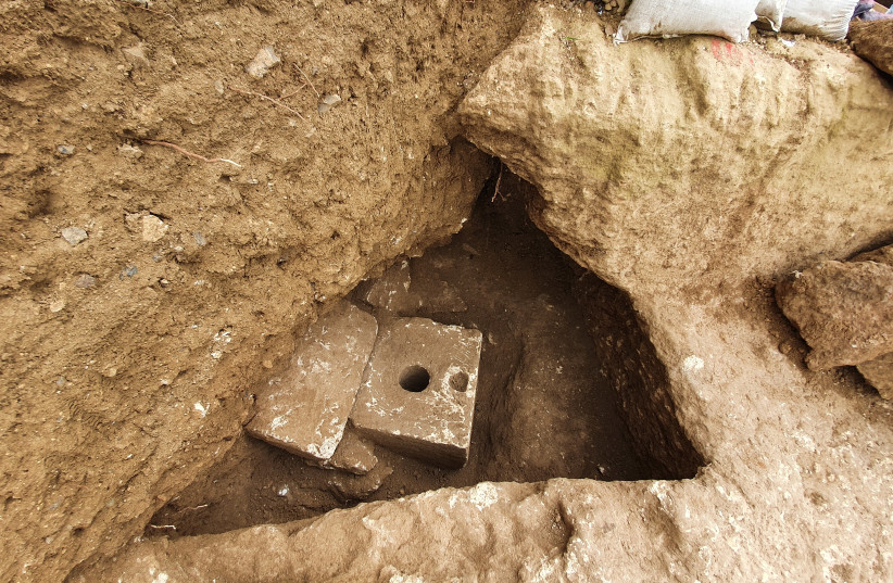 Arkeolog menemukan toilet berusia 2.700 tahun di istana Yerusalem