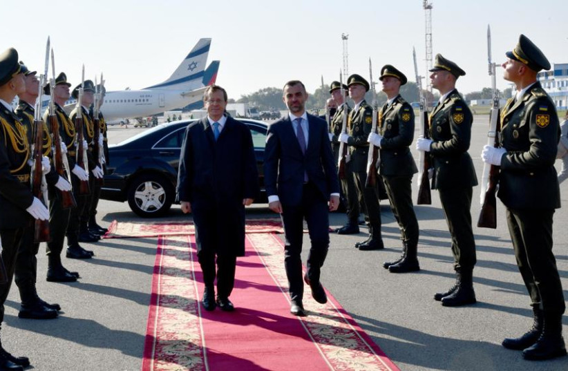  Israeli President Isaac Herzog on his visit to Ukraine, October 5, 2021.  (credit: HAIM ZACH/GPO)