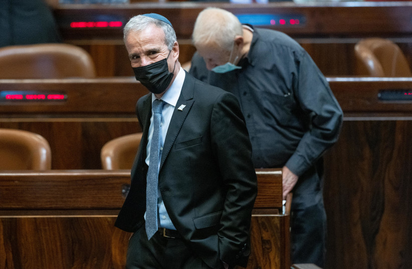     Intelligence Minister Elazar Stern was seen at a plenary session of the Israeli parliament in Jerusalem on October 13, 2021.  (Credit: YONATAN SINDEL / FLASH90)