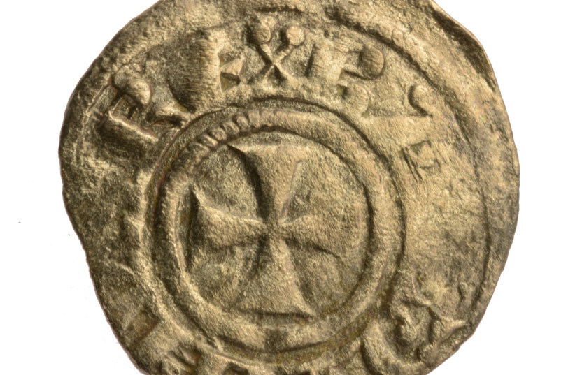 Coin of Baldwin III (1143–1163 CE), Jerusalem, obverse. (credit: CLARA AMIT/ISRAEL ANTIQUITIES AUTHORITY)