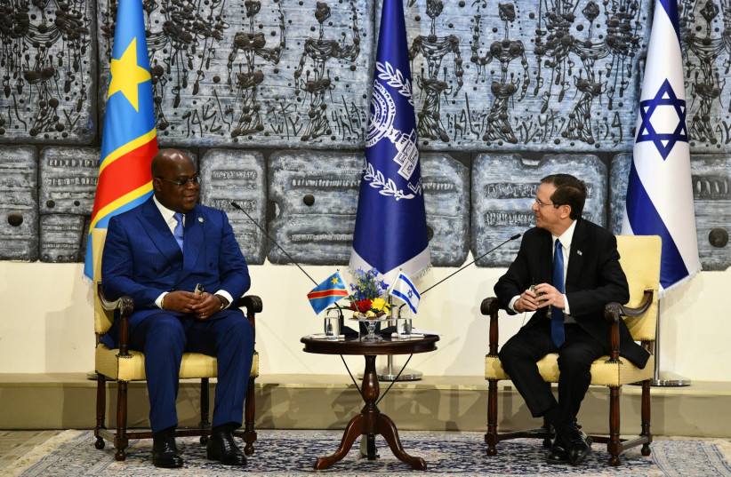 Israel's President Isaac Herzog is seen meeting with DRC President Félix Tshisekedi at the President's Residence in Jerusalem, on October 27, 2021. (photo credit: HAIM ZACH/GPO)
