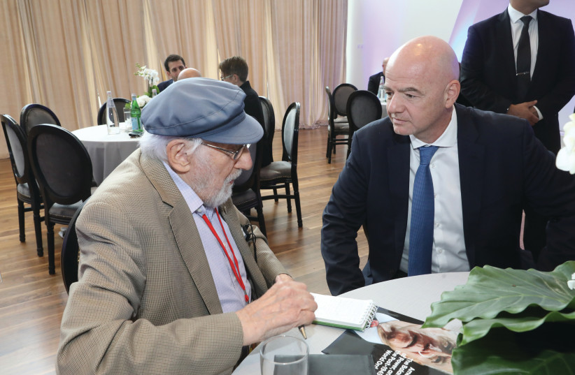  Walter Bingham chats with FIFA President Gianni Infantino (photo credit: MARC ISRAEL SELLEM)
