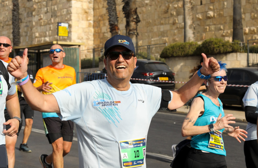  JERUSALEM MAYOR Moshe Lion takes part in the Jerusalem 10th Annual Marathon, October 29, 2021 (credit: MARC ISRAEL SELLEM/THE JERUSALEM POST)