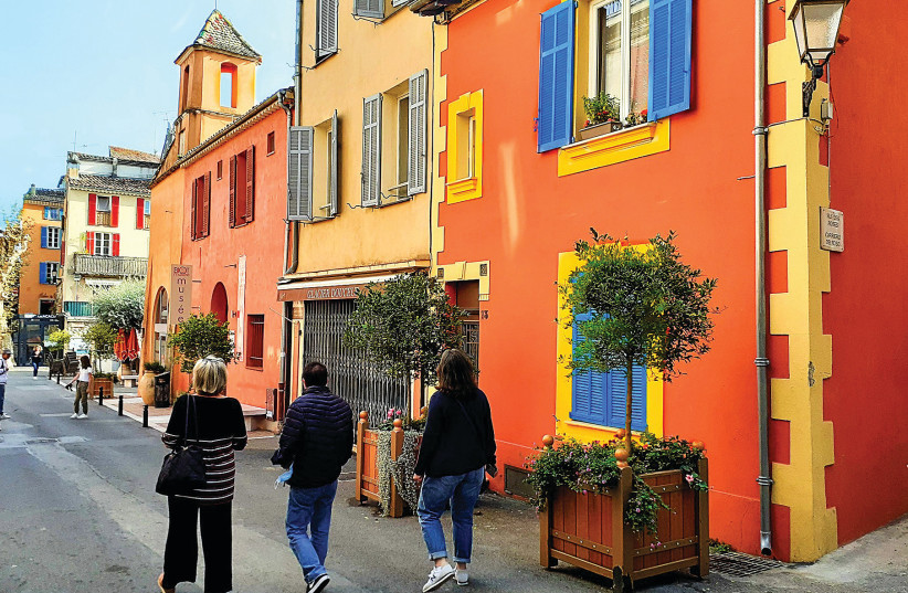  A typical street in Nice's Old City quarter. (credit: YAKIR FELDMAN)