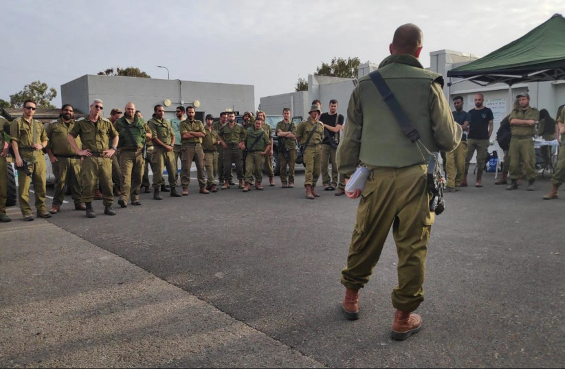 Soldats participant à l'exercice à grande échelle du Homefront Command et de la National Emergency Authority (RAHEL) de Tsahal (crédit : UNITÉ DU PORTE-PAROLE de Tsahal)