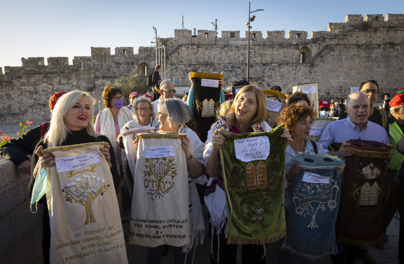  Members of the Women of the Wall movement hold Rosh Hodesh prayers at the Western Wall in Jerusalem Old City, November 5, 2021.  (credit: OLIVIER FITOUSSI/FLASH90)