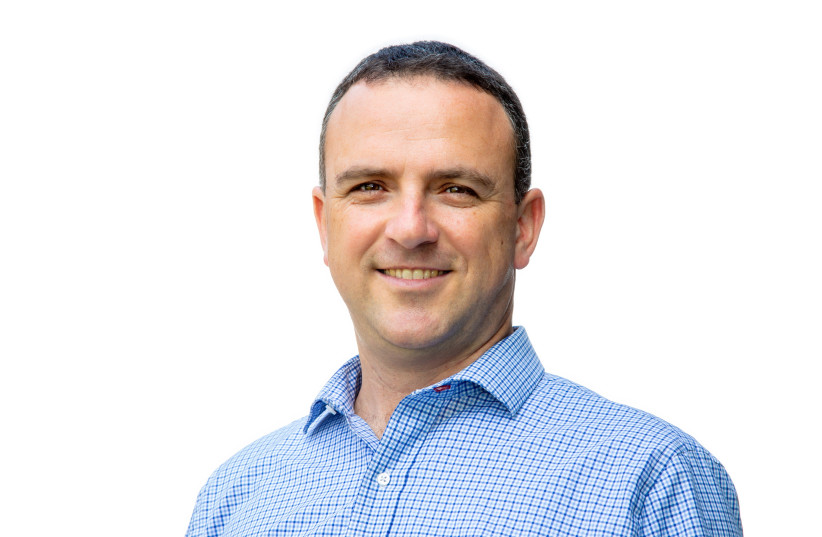 Izhar Laufer the director of Leumit Start