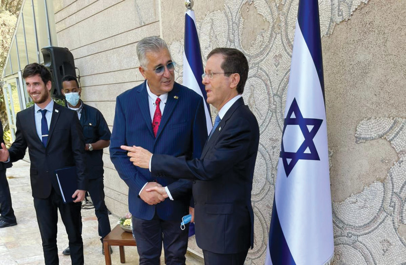  Gess and Israeli President Isaac Herzog at a Rosh Hashanah reception for foreign diplomats in the Presidential Residence in Jerusalem. (credit: Courtesy)