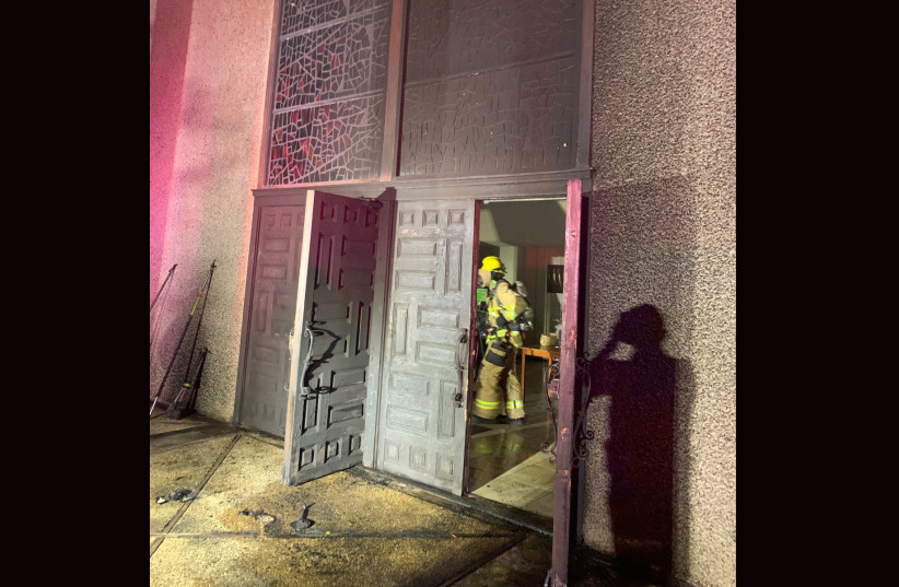  A fire was found outside Congregation Beth Israel in Austin, Texas Sunday, Oct. 31. (credit: COURTESY OF AUSTIN FIRE DEPARTMENT)