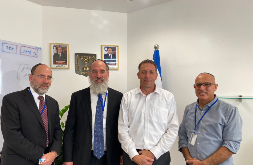  Rabbi Daniel Senter, Rabbi Ari Senter, Religious Affairs Minister Matan Kahana and Yigal Dilmoni, Yesha council head.  (credit: YESHA COUNCIL)