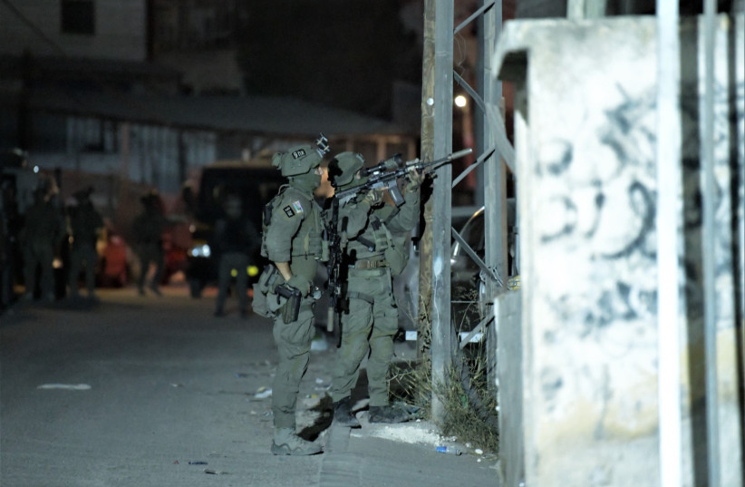 Pasukan Israel menangkap, melukai tersangka teror di Nablus