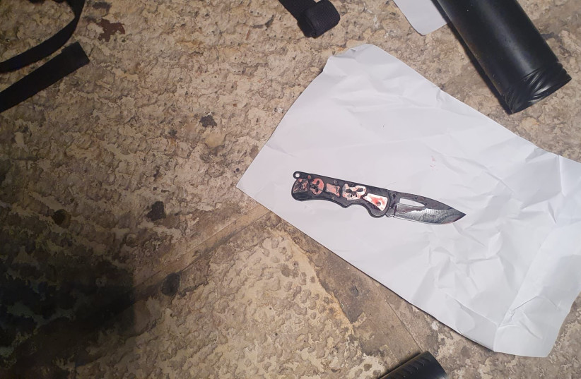  A knife used in a stabbing in Jerusalem's Old City that injured two Border Policemen on November 17, 2021. (photo credit: ISRAEL POLICE SPOKESPERSON'S UNIT)