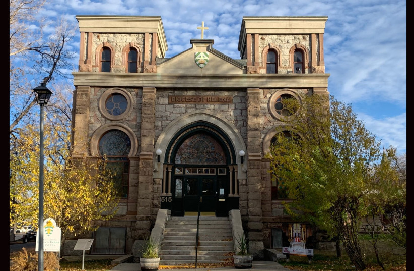 Le projet juif du Montana tente d'acheter le bâtiment Temple Emanu-El, qui appartient maintenant au diocèse catholique d'Helena, et de le transformer en centre communautaire.  (crédit photo : Montana Jewish Project/JTA)