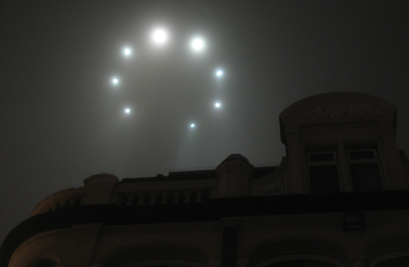  UFO (illustrative). (credit: Wikimedia Commons)