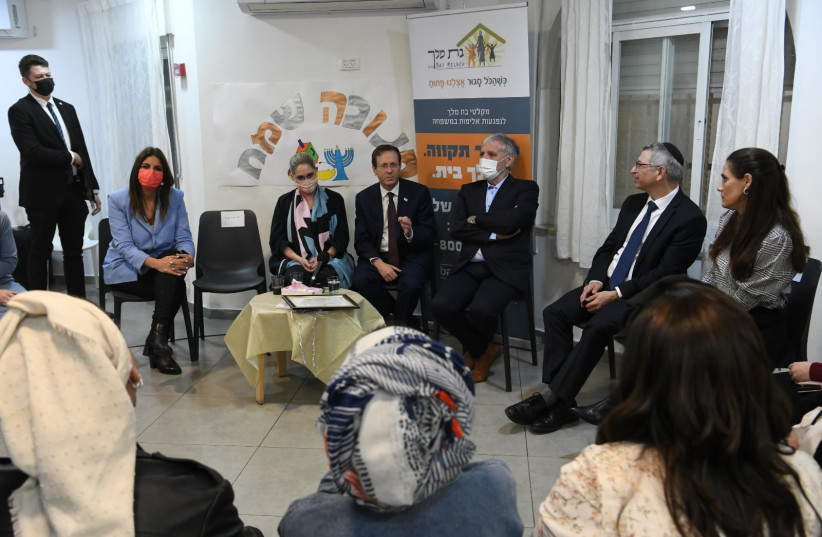  President Isaac Herzog and First Lady Michal Herzog visit the Bat Melech shelter for women in distress   (credit: AMOS BEN-GERSHOM/GPO)