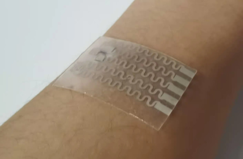  Photo of the multifunctional wound dressing invented by the Technion (credit: TECHNION SPOKESPERSON'S OFFICE)